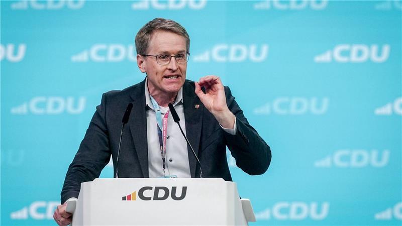 Ministerpräsident Daniel Günther forciert eine Zuckersteuer. (Archivbild)