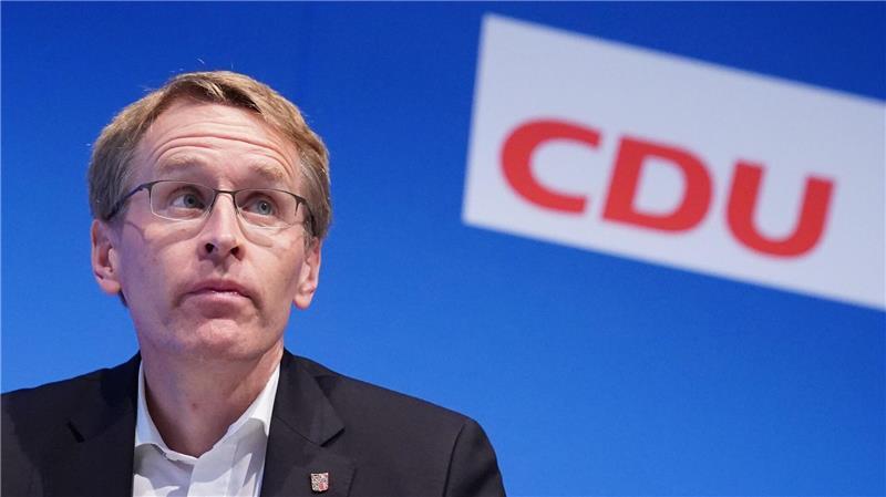 Ministerpräsident Daniel Günther kandidiert erneut für den CDU-Landesvorsitz. (Archivbild)