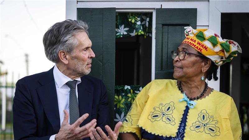 Ministerpräsident Dick Schoof besucht die Stiftung für Arbeitsmobilisierung und Entwicklung.