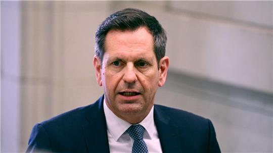 Ministerpräsident Lies dringt auf mehr Jugendschutz in sozialen Medien. 