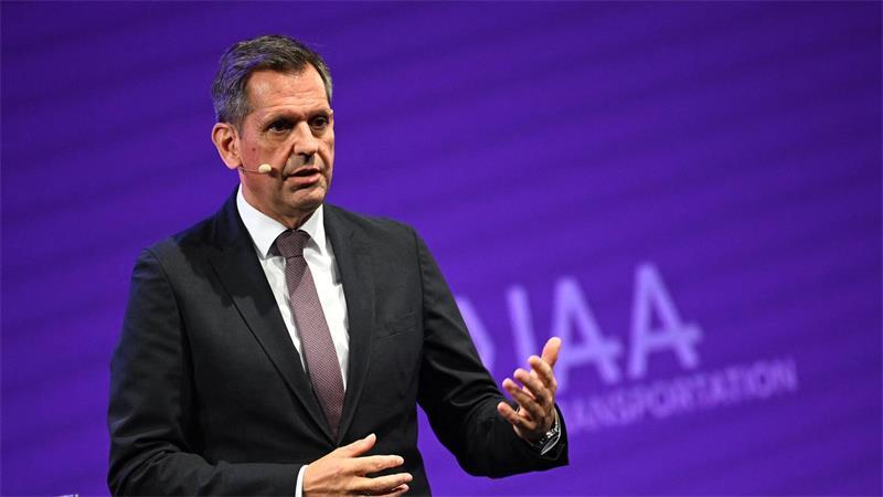 Ministerpräsident Lies fordert ein Eingreifen des Staates bei den Spritpreisen.