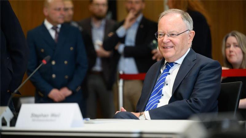 Untersuchungsausschuss um Weil-Mitarbeiterin vor dem Ende Ministerpräsident Weil hatte eingeräumt, die Art und Weise der Gehaltsanhebung hätte besser laufen können. (Archivbild)