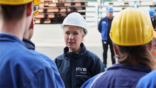 Ministerpräsidentin Schwesig besucht Neptun Werft in Rostock-Warnemünde.