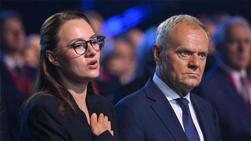 Ministerpräsidentin Swyrydenko (l.) aus Kiew vertritt Präsident Selenskyj.
