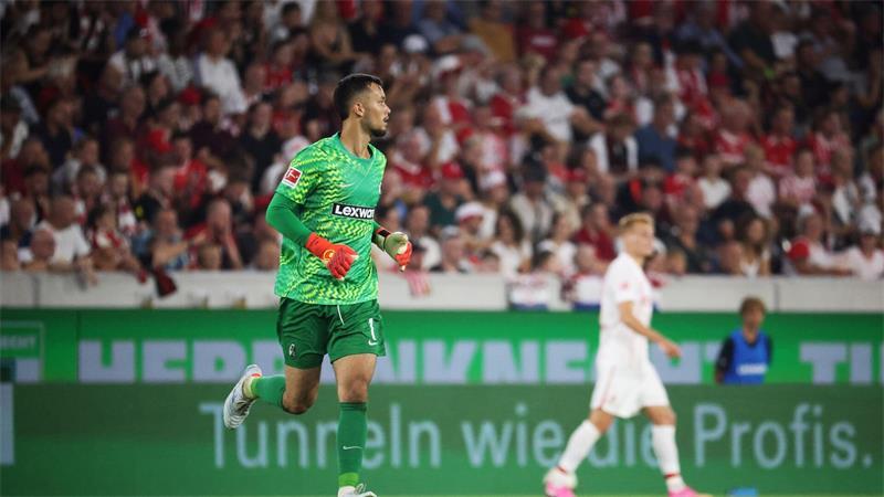 Emotionaler Start: Backhaus in Freiburg direkt im Blickpunkt Mio Backhaus ist beim SC der Nachfolger von Noah Atubolu.