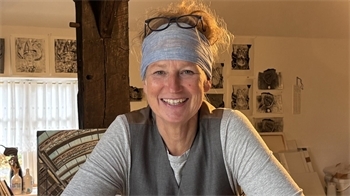 „Mir geht es gut. Es gibt noch viel zu tun für meine Galerie-Eröffnung. Aber ich bin voller Energie“.Jessica Isay, Künstlerin aus Nottensdorf, am Donnerstag, 29. Oktober 2026.