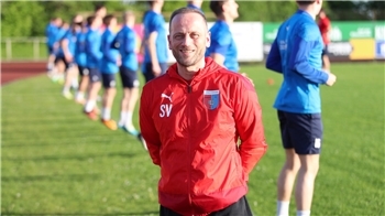 "Mir geht es gut. Samstag hatten wir ein Teamessen zum Abschluss des Jahres. Ein Sponsor hatte eingeladen. Nun gilt es, alle Kräfte für die Rückrunde zu bündeln." Sven Völker, Athletiktrainer bei D/A am Sonntag, 7. Dezember 2025.