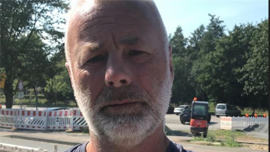 „Mir geht es gut, obwohl ich bei diesen Temperaturen viel trinken und regelmäßig...