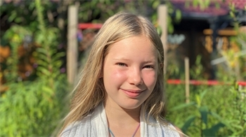 „Mir geht es sehr gut, weil Ferien sind und ich bei meiner Tante nähen gelernt habe. Ich freue mich aber auch schon wieder auf die Schule.“Lotta Zoschke aus Buxtehude am 29. Juli 2026.
