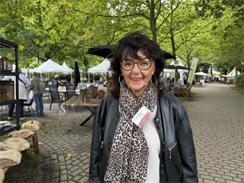 „Mir geht es sehr gut, weil ich gerne für die Lebensart-Messe arbeite und in Deinste immer nette Besucher treffe.“Gisela Schilling aus Hechthausen am 1. September 2026