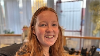 "Mir geht's ganz gut. Obwohl es gerade ein bisschen stressig ist bei der Arbeit, weil soviel zu tun ist."Lea Simson,  Auszubildende zur Kauffrau für Büromanagement beim DRK, am Freitag, 7. November 2025.