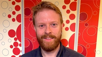 "Mir geht’s gut, weil ich zu Besuch bei meiner Familie bin. Ich freue mich aber auch, bald meine Freundin in London wiederzusehen."Jakob Meyer aus London, am Montag, 26. Oktober 2026.