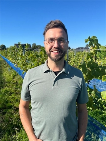 "Mir geht's gut, weil unser erster Wein im Fass liegt."Alexander Ernst von "Traube und Biene" am Montag, 28. September