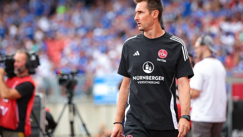Erster Klose-Sieg: Nürnberger 3:1-Comeback gegen Schalke Miroslav Klose gewinnt sein erstes Zweitligaspiel als Trainer.