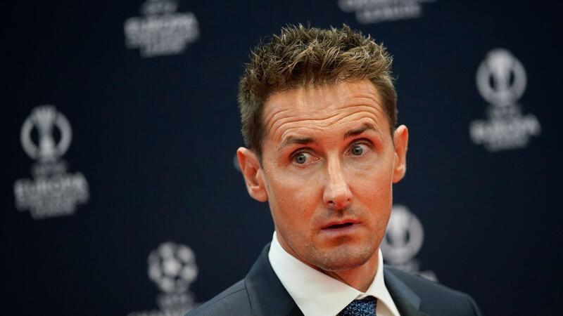 Bericht: Klose offenbar Trainerkandidat beim FCK Miroslav Klose ist einem Bericht zufolge einer der Kandidaten für den Trainerposten beim FCK.