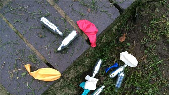 Missbrauch von Lachgas führte im vergangenen Jahr bei einigen Menschen zu Körperlähmungen. (Symbolbild)