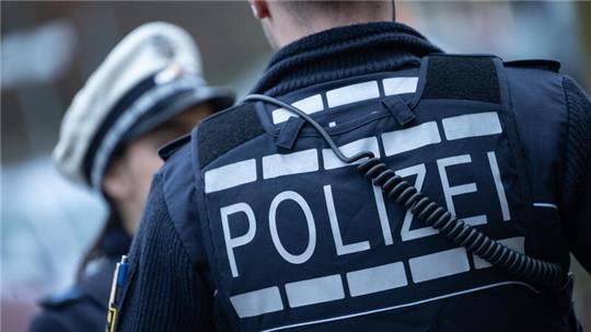 Mit 62 Jahren ist für Polizeibeamte Schluss. Aber einige wollen noch gar nicht pensioniert werden. Bislang scheiterte die Verlängerung allerdings am Geld.
