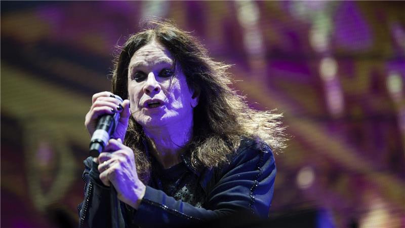 „Prince Of Darkness“: Ozzy Osbourne ist tot Mit Black Sabbath kehrte Ozzy Osbourne immer wieder auf die Bühne zurück. (Foto von 2016)