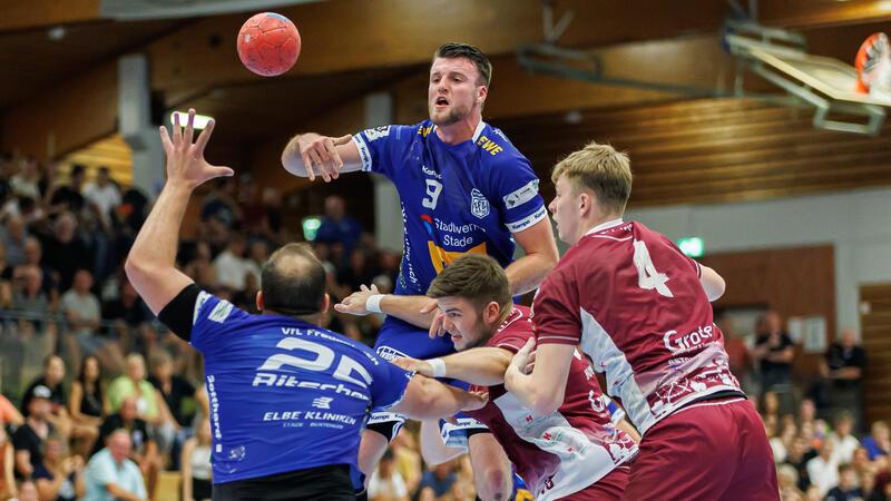 Verletztenmisere bringt VfL Fredenbeck in prekäre Lage Mit Daniel Scharnikau und Jakob Ritscher (vorne) fehlen dem VfL Fredenbeck wichtige Spieler.