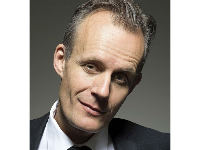 Mit „Gegendarstellung in Buxtehude“ eröffnet der gefeierte Kabarettist Max Uthoff im September die 36. Kleinkunstsaison. Foto Michel Neumeister