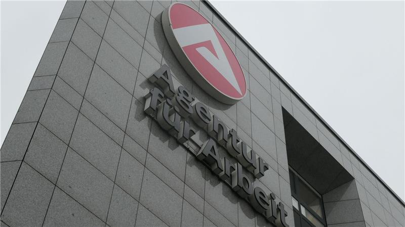 Neue Grundsicherung bringt Härten für Arbeitslose Mit Hilfe und Härte sollen die Behörden den Hilfebeziehenden begegnen. (Archivbild)