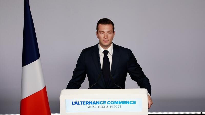 Mit Jordan Bardella steht ein frischer Politiker an der Spitze des RN, der besonnener auftritt als Strippenzieherin Marine Le Pen.