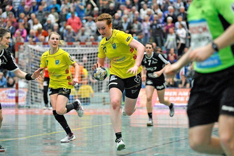 Mit Leichtigkeit und Übermut spielte Lotta Heinrich. Der Ball war nicht immer, aber oft ihr Freund. Zum Saisonende wird sie den BSV verlassen. Fotos: Jürgens