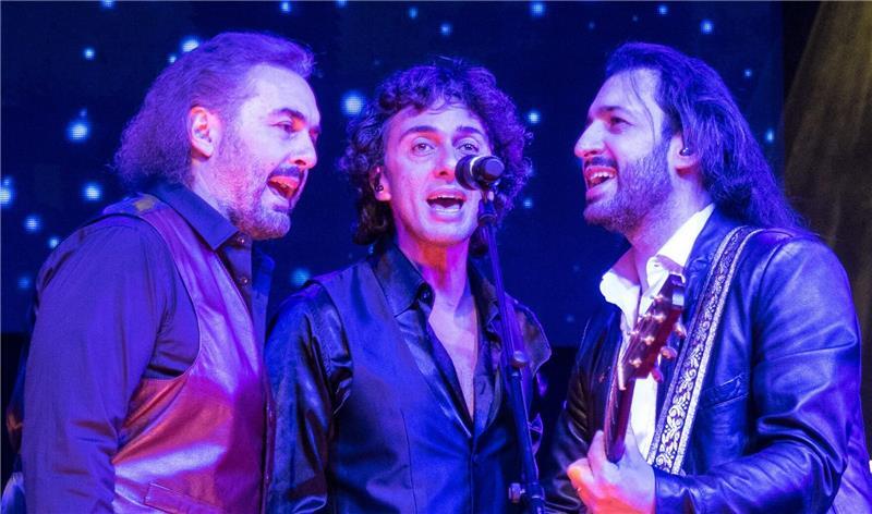 Mit „Massachusetts“ bringen die drei Italian Bee Gees, Walter, Davide und Pasquale Egiziano, die Hits der Bee Gees zurück auf die Bühne.