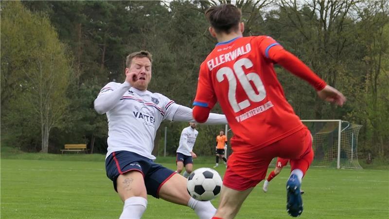 D/A II will die Derby-Revanche für die angestrebte Vizemeisterschaft Mit Niklas Ellerwald hat sich ein JFV-Talent sofort bei D/A II durchgesetzt, der 18-Jährige machte bisher 25 Spiele. Zur kommenden Saison kommen wieder zwei U19-Spieler vom Regionalligisten A/O/B/H/H.
