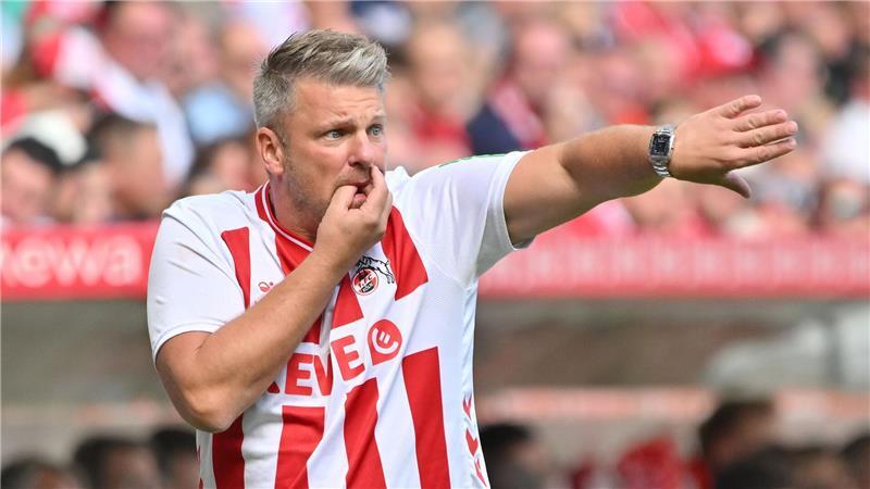 „Kein Gaumenschmaus“: Köln siegt bei Bundesliga-Rückkehr Mit Pfiff zum Sieg: Lukas Kwasniok.