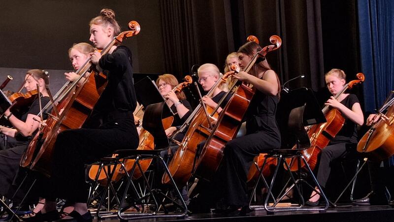 Mit Tempo und doch präzise ließ das Jugendsinfonieorchester Buxehude Vivaldis Werk grooven.