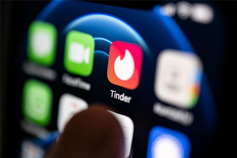 „Milf“, „Red Flag“ und „Match“: Ein Glossar für Tinder und Co Mit Tinder und Co hat sich auch die Sprache verändert. Foto: dpa (Symbolbild)