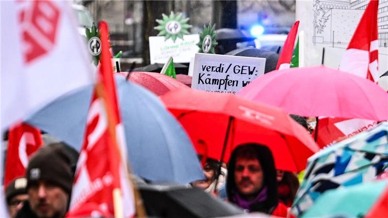 Mehr Geld im öffentlichen Dienst – Ende der Warnstreiks Mit Warnstreiks ist nun erst mal Schluss. (Archivbild)