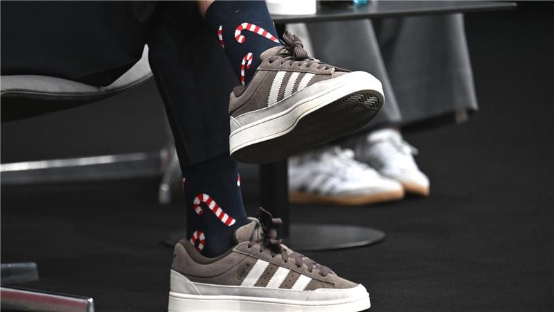 Debatten-Verbot: Bundestrainer macht Neuer zur Nummer eins Mit Zuckerstangen-Socken kam Nagelsmann zur Kaderpräsentation.