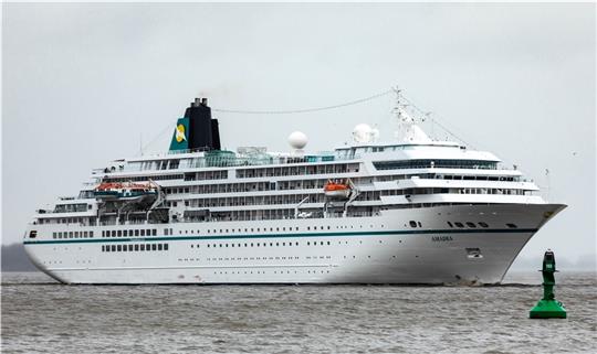 Mit bis zu 570 Passagieren an Bord macht sich die 193 Meter lange Amadea auf den Weg ins Mittelmeer. Foto: Löffler