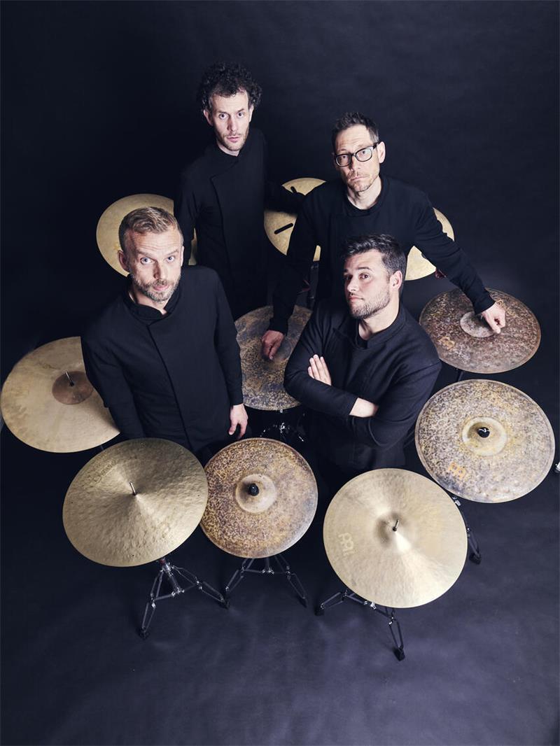 Mit dabei: das renommierte Percussion Ensemble Elbtonal.
