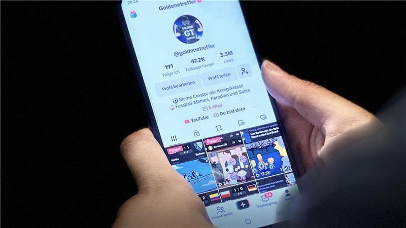Die Macht der Memes: Wie Kurzvideos und TikTok die Bundesliga erobern Mit dem Motto „Lachen ist die beste Taktik“ hat Goldenetreffer innerhalb kürzester Zeit viele Anhänger gefunden. Foto: Ahmed Abd Al Rahman
