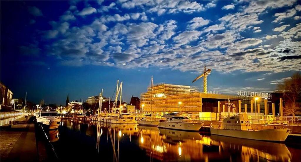 Mit dem Nachtmodus des Smartphones kann man auch in der Dunkelheit schöne Aufnah...