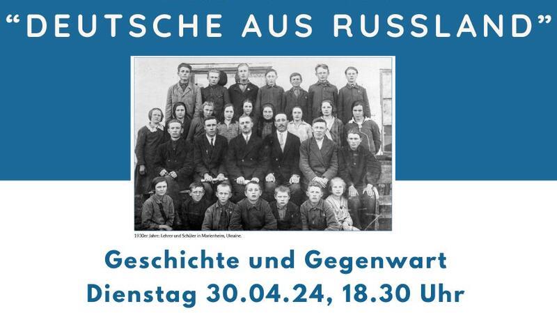 Mit dem Plakat wird für die Wanderausstellung „Deutsche aus Russland“ in der Volkshochschule in Buxtehude geworben.