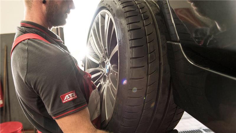 Mit dem Sommer naht auch der nächste Reifenwechsel. Sich rechtzeitig zu informieren, lohnt sich.