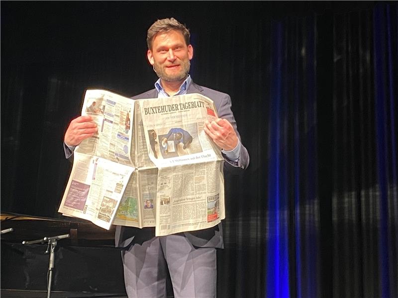 Mit dem TAGEBLATT durch die politische Großwetterlage: Christian Ehring auf der Halepaghen-Bühne. Foto: Lepél