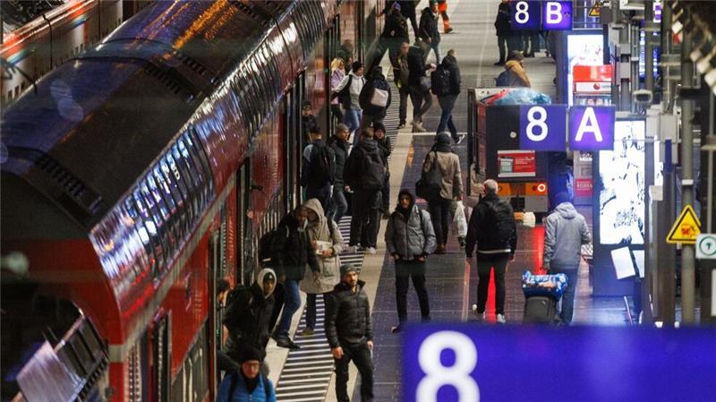 Mit dem Ticket kann man bundesweit im Nah- und Regionalverkehr fahren.