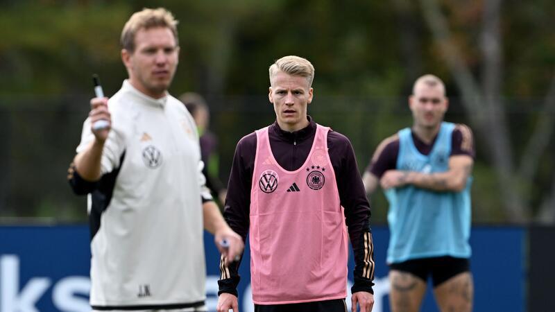 Andrich, Behrens, Führich: Drei Neulinge und ihr „Momentum“ Mit dem VfB Stuttgart in der Bundesliga das Team der Stunde, von Julian Nagelsmann geschätzt: Chris Führich (M).