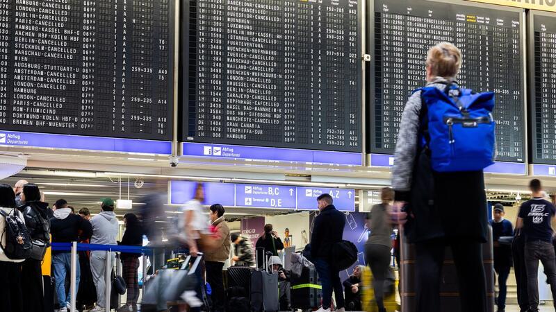 Luftverkehr an sechs Flughäfen wieder angelaufen Mit dem Warnstreik der Luftsicherheitskräfte geht eine turbulente Woche in der Luftfahrt zu Ende.