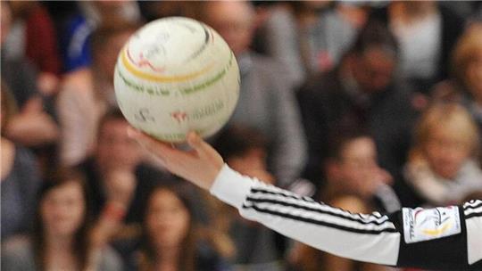 Mit den Deutschen Meisterschaften endet die Hallensaison im Faustball.