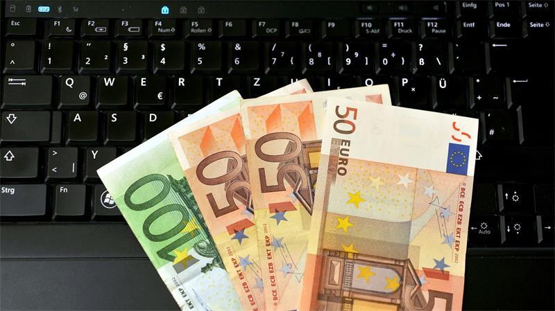 Mit den Jahren soll sich das Geld auf dem Anlagedepot anhäufen. (Symbolbild)