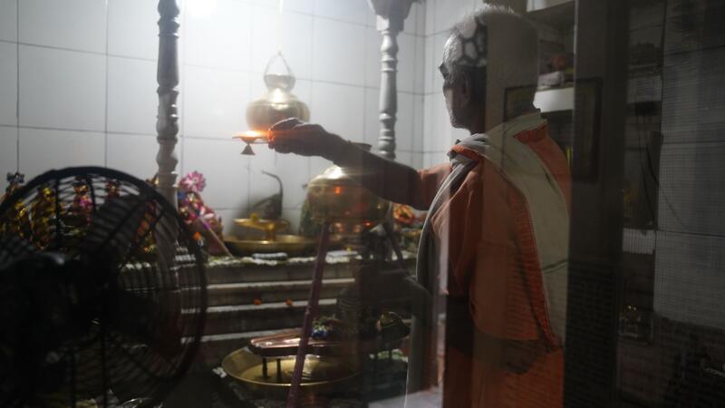 Mit den Ritualen beginnen die Priester hier vor Sonnenaufgang.