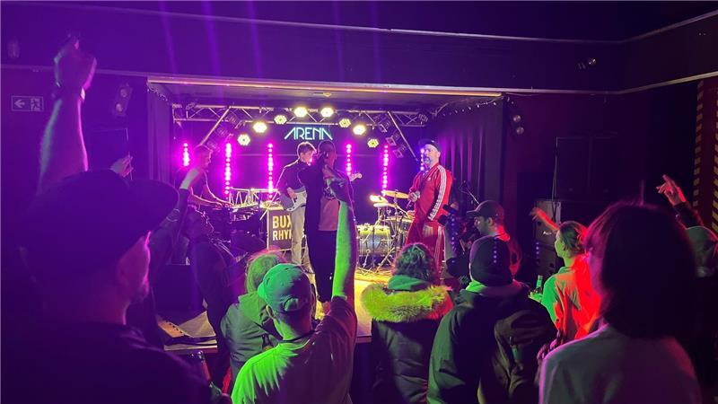 Treffpunkt der Jugend: Neue Hoffnung für das Buxtehuder Freizeithaus Mit den aktuellen Nutzungseinschränkungen für das Buxtehuder Freizeithaus stehen Veranstaltungsformate wie "Buxte Rhymes" vor dem Aus.