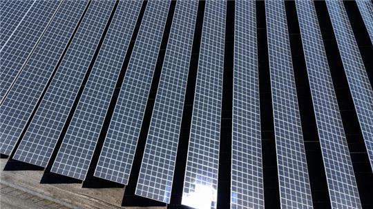 Mit den neuen Verträgen mit Vattenfall kommt mehr als 50 Prozent des von Evonik bezogenen Stroms aus erneuerbaren Quellen. Bis 2030 möchte das Unternehmen vollständig auf grünen Strom umstellen.