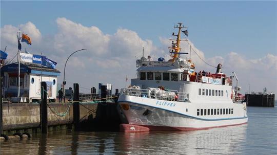 Mit der „Flipper" geht es ab Cuxhavens Alter Liebe nach Neuwerk - eigentlich. Aber momentan kann das Schiff die Insel nicht anlaufen. Foto: Kramp